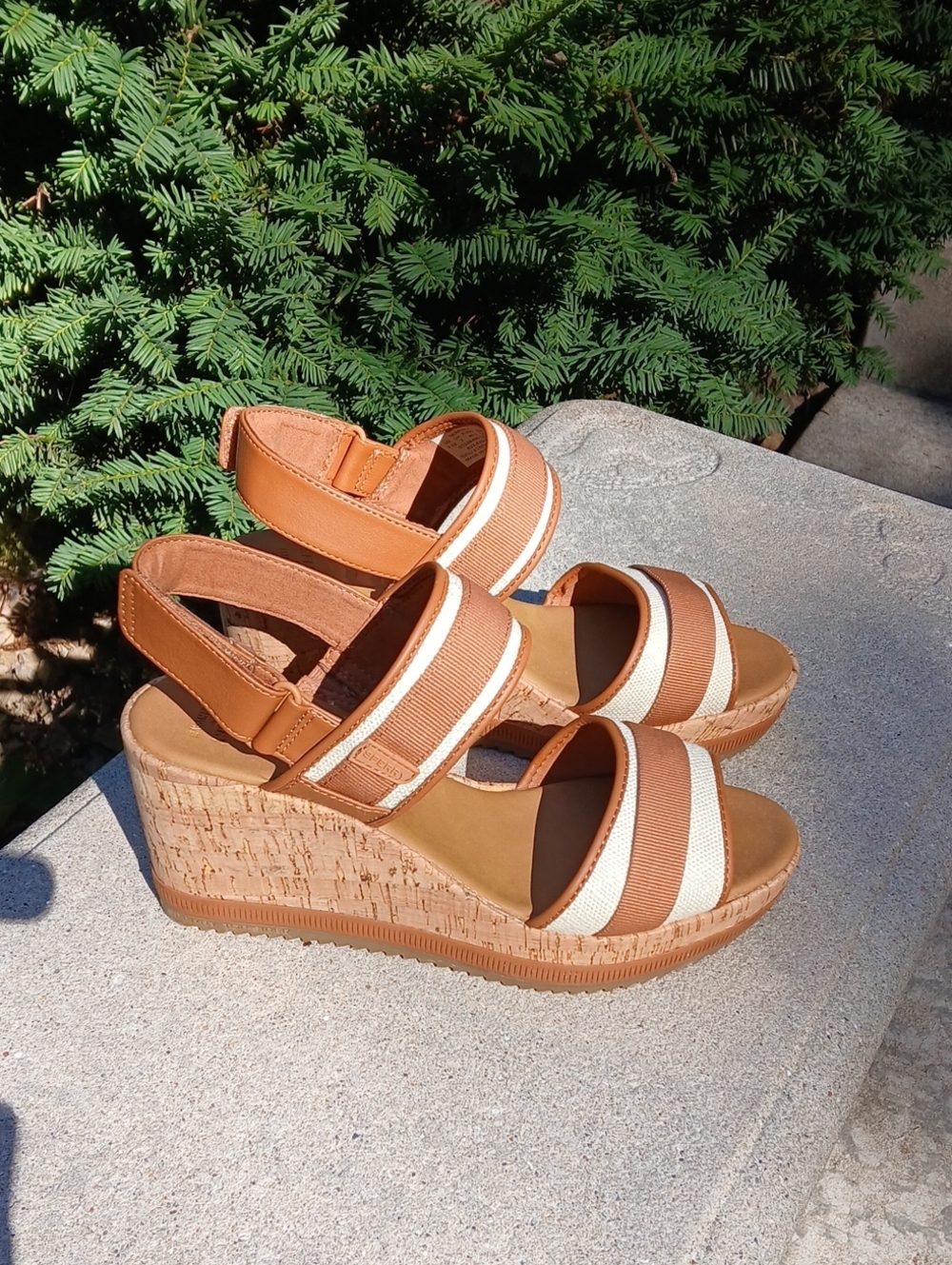 Sperry Women's Kennedy Plushwave Wedge Sandal in Tan Sz 9.5